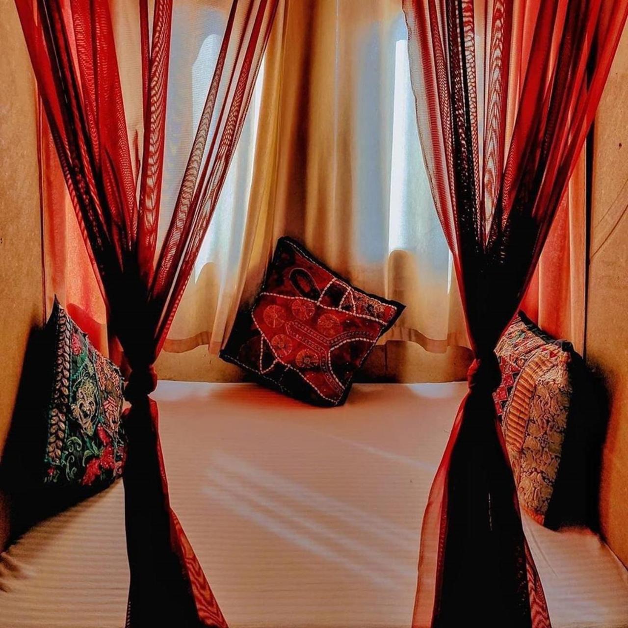 Hotel Canberra 斋沙默尔 外观 照片